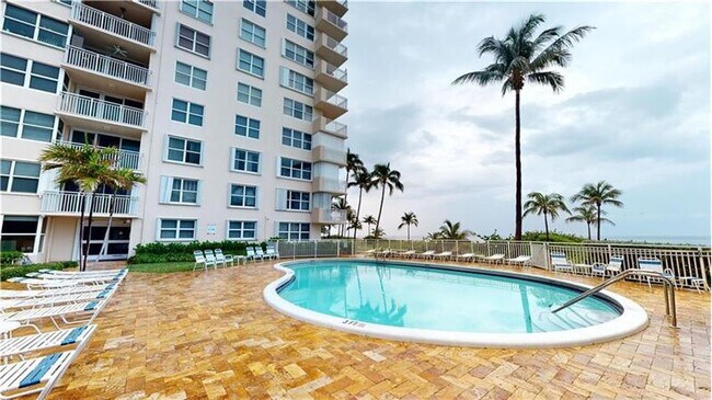 Building Photo - 5200 N Ocean Blvd