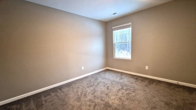 Building Photo - Beautiful 3BR 2.5BA Home in Salisbury • Tour Today