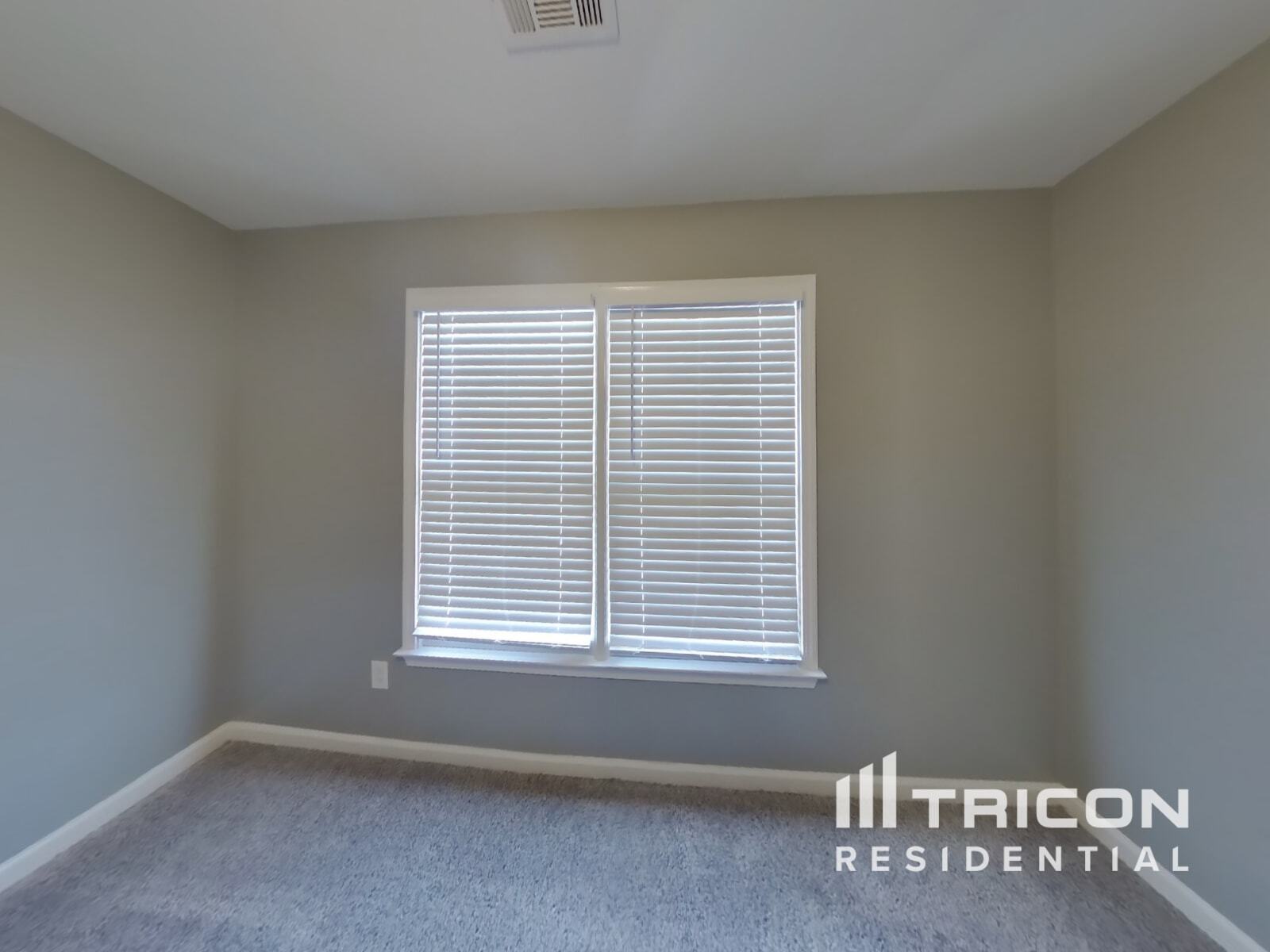 Building Photo - 1315 Bridle Path Dr