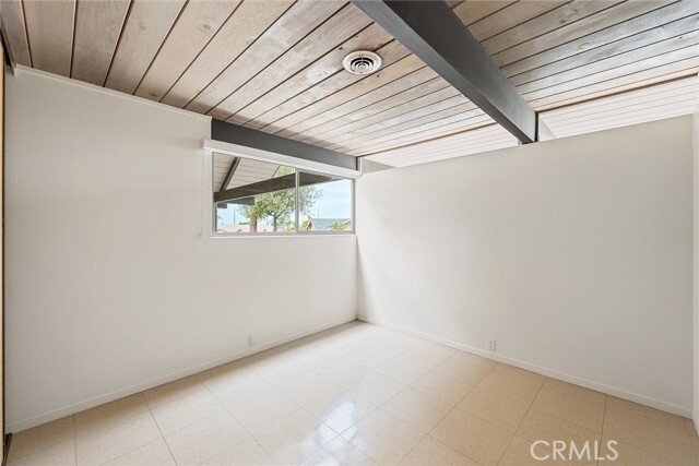 Building Photo - 5112 E Valencia Dr