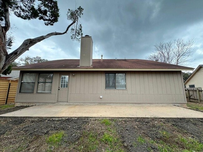 Building Photo - 1002 Great Britain Blvd