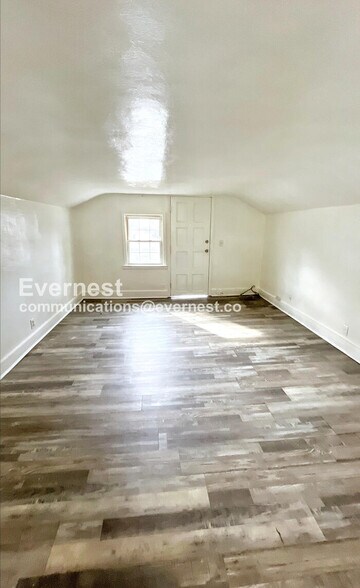 Building Photo - 413 N Moore Rd