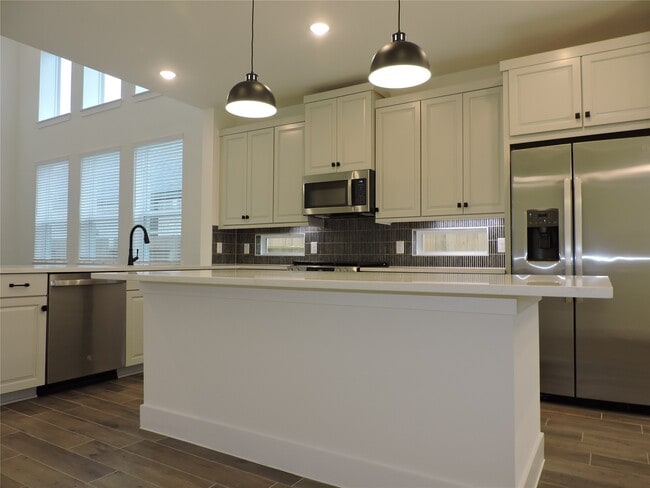 Building Photo - 12853 Meadow Wind Wy