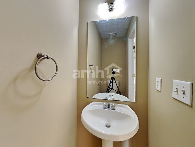 Building Photo - 3405 Guy Harbor Way