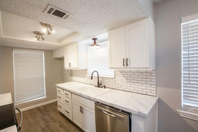 Building Photo - 1535 Rocky Point Dr