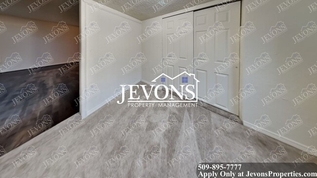 Building Photo - Enjoy the new appliances in this lovely single-family home located in the heart of Tacoma