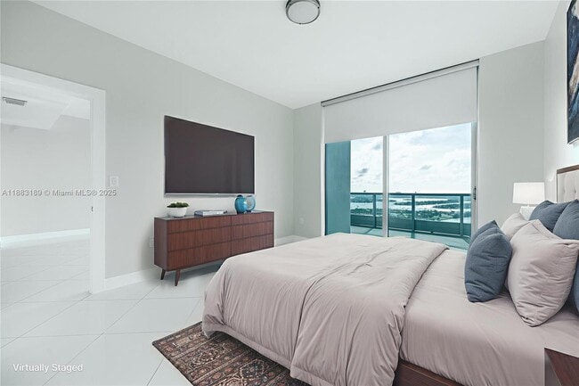 Building Photo - 900 Biscayne Blvd