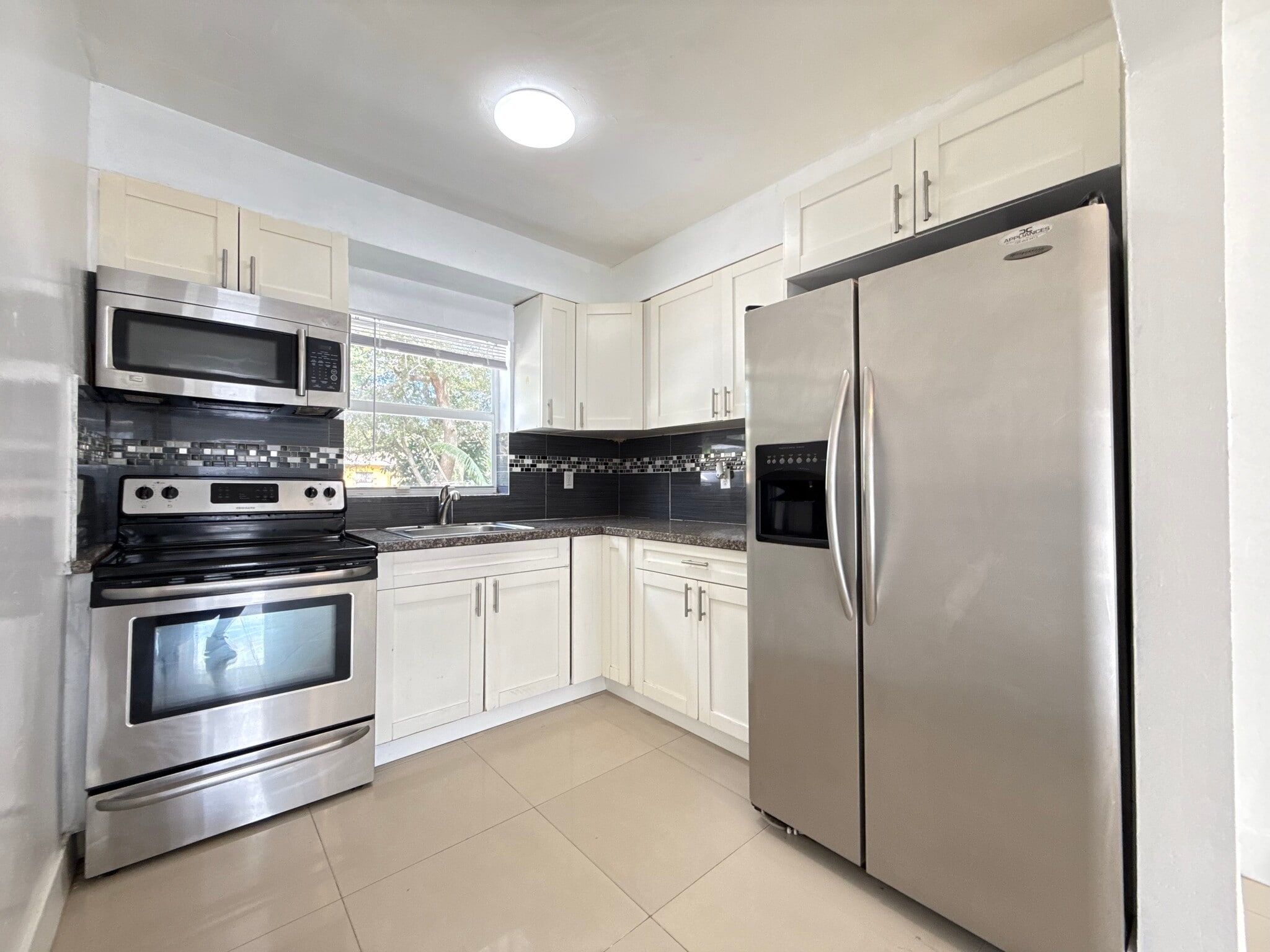 Building Photo - 911 NW 57th St