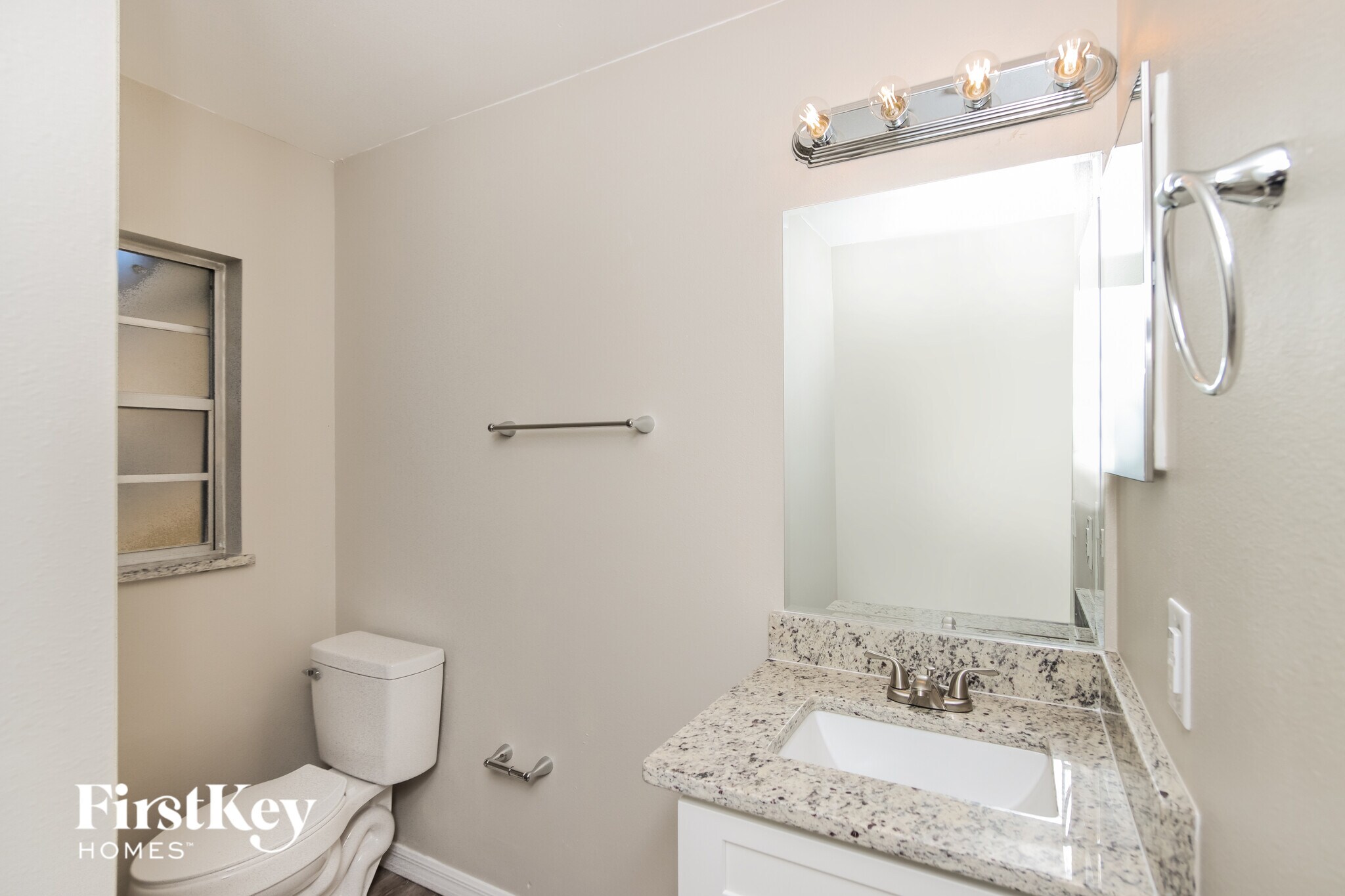 Building Photo - 2027 Beekman St NE