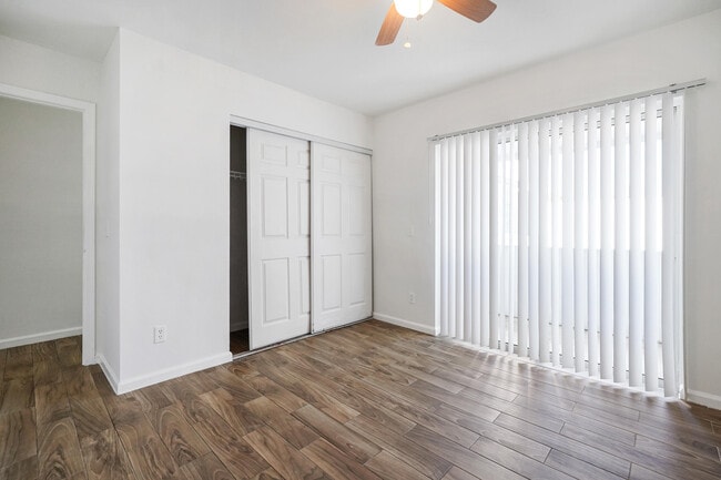 Building Photo - 5070 Elmhurst Rd