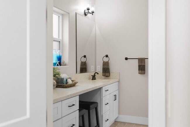 Building Photo - 5051 Savannah St