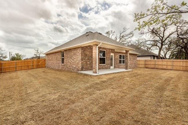 Building Photo - 2541 Fallview Dr
