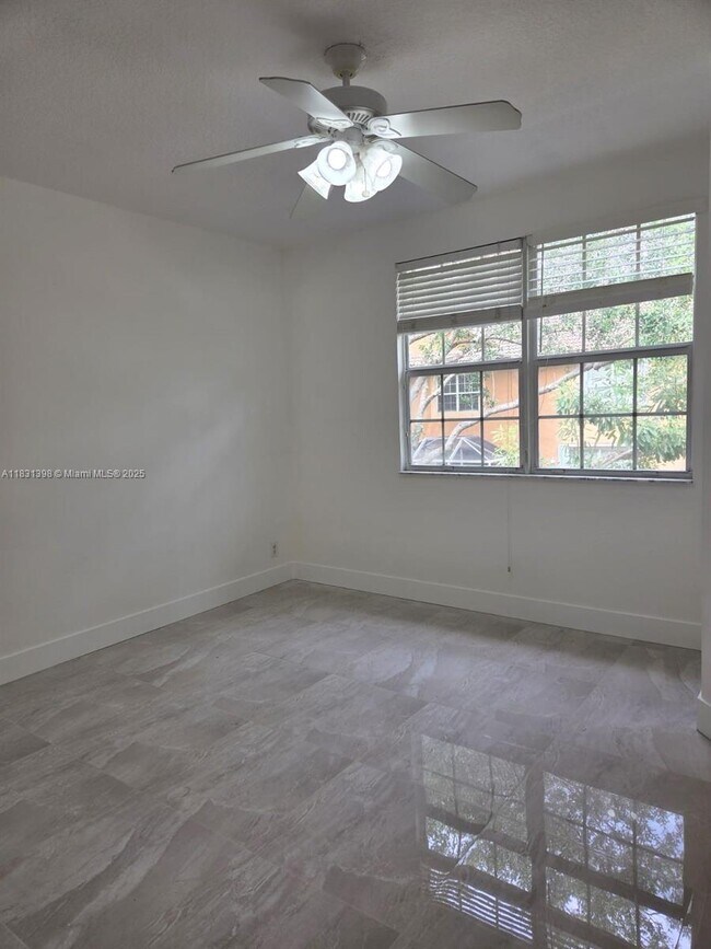 Building Photo - 1537 Barcelona Way