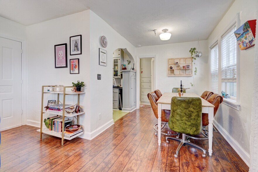 Building Photo - 308 NW 24th St