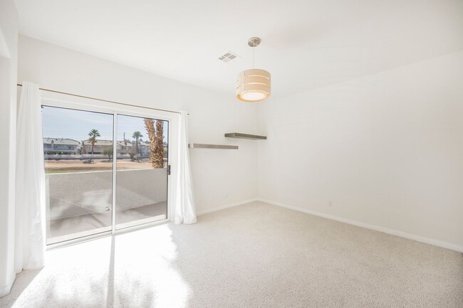 Building Photo - Luxury Home located in Henderson