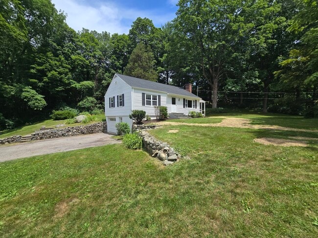 Building Photo - 58 Old Hawleyville Rd