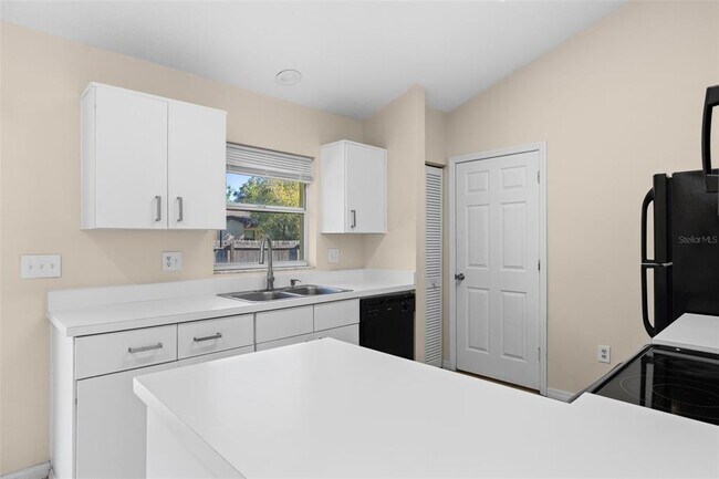Building Photo - 3141 Enclave Ct