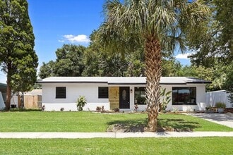 Building Photo - WELCOME TO YOUR NEW BRIGHT CHEERFUL UPDATED HOME