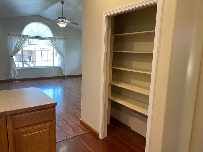 Building Photo - 8918 Birch Park Cir