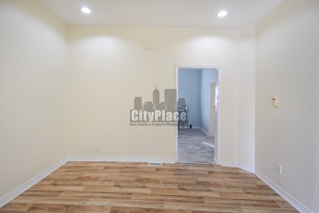 Building Photo - 1456 Kappes St