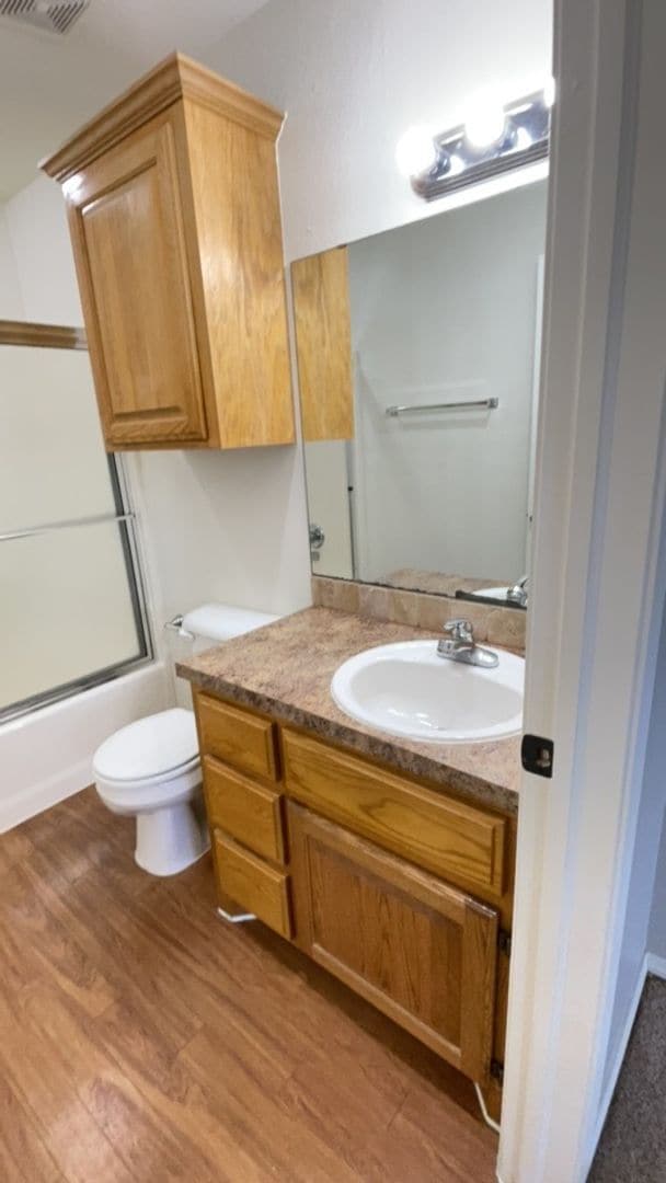 Building Photo - Spacious 3-Bed, 2.5-Bath Fourplex with Gar...