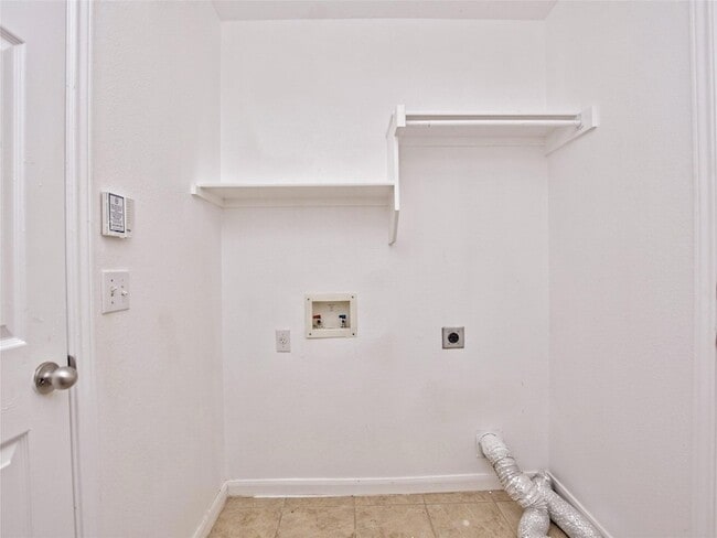 Building Photo - 2300 Amy Lynn Ln