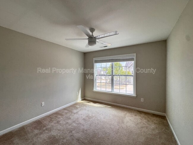 Building Photo - 166 Gulley Glen Dr