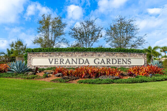 Building Photo - 758 SE Courances Dr