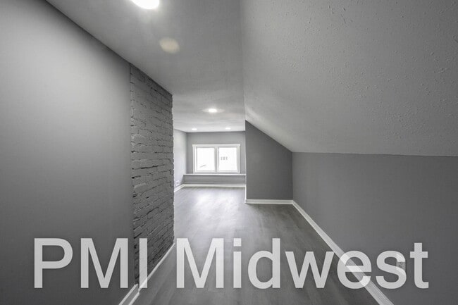 Building Photo - 24 N Euclid Ave