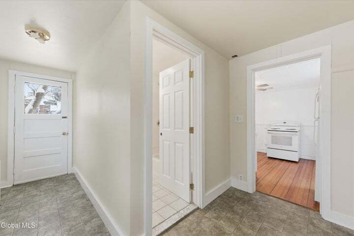 Building Photo - 106 Lawrence St