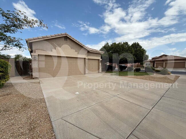 Building Photo - 1445 S Park Grove Cir