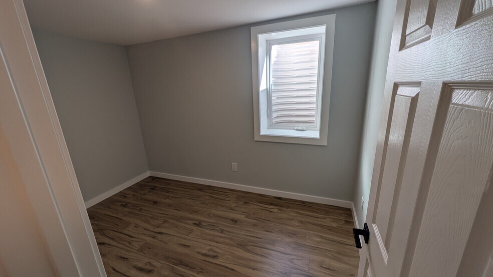 Building Photo - 2882 Ridge Dr