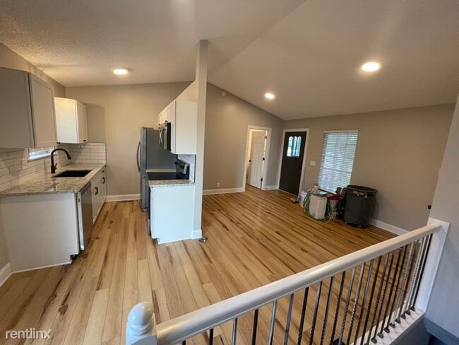 Building Photo - 2 br, 2 bath House - 416 S Woodchuck Ln
