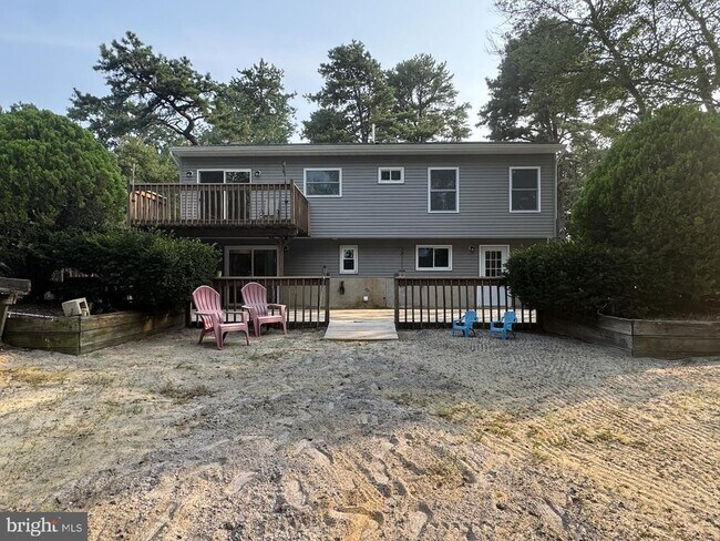 Building Photo - 14 Cardinal Dr