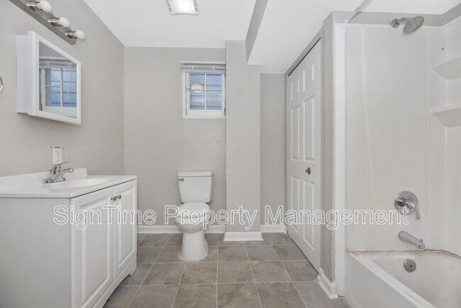 Building Photo - 531 Salem Ave