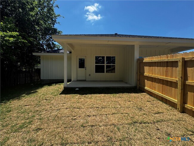Building Photo - 209 Elbert Ln