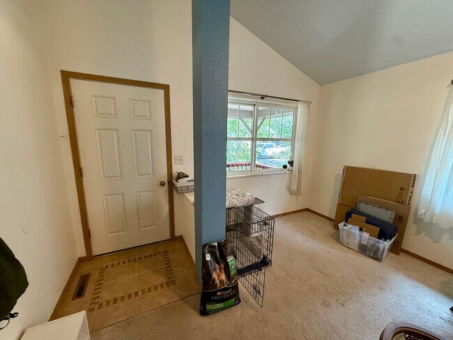 Building Photo - Pet-Friendly 2BR/2BA in Peaceful Canyon Creek Neighborhood