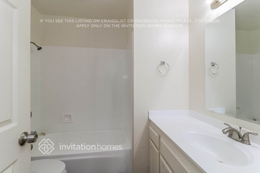 Building Photo - 8600 Luciano Ct