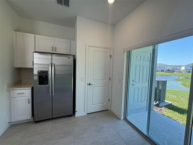 Building Photo - 3133 Skyline Lp