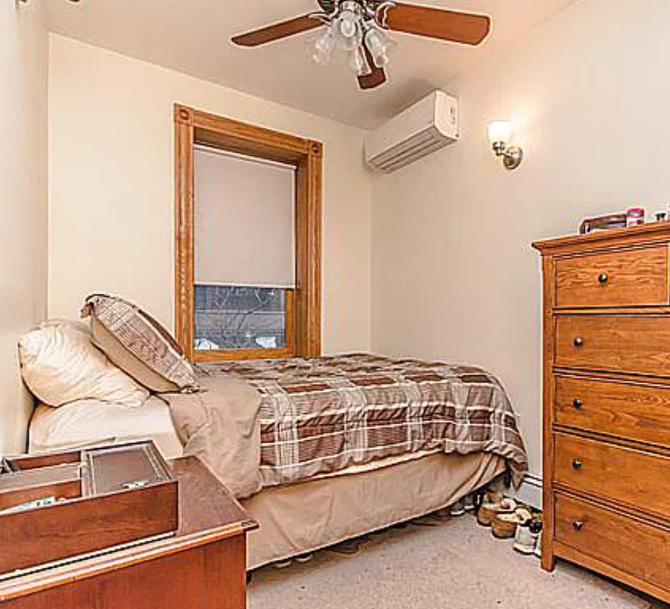 Building Photo - 137 Charles St