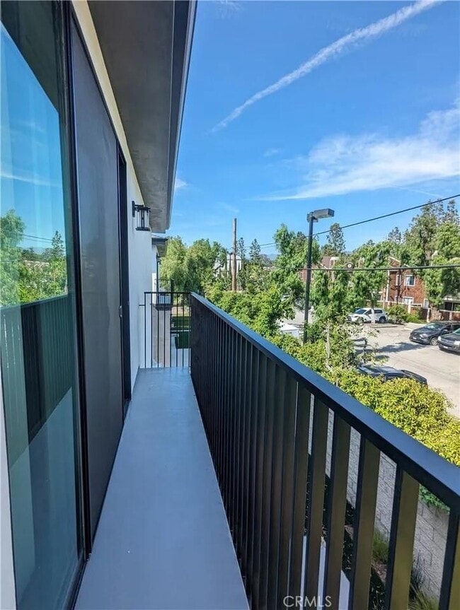 Building Photo - 11141 Strathern St