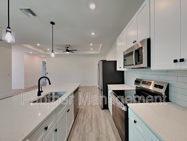 Building Photo - 26483 Explorer Rd