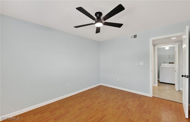 Building Photo - 144 Cypress Way E