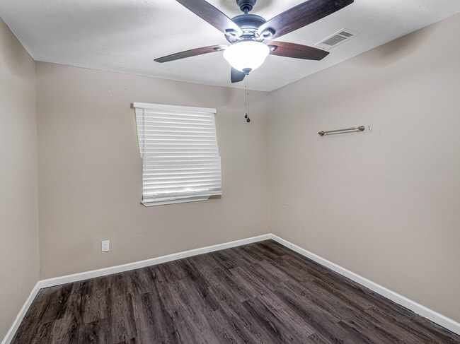 Building Photo - 4521 Stassen St