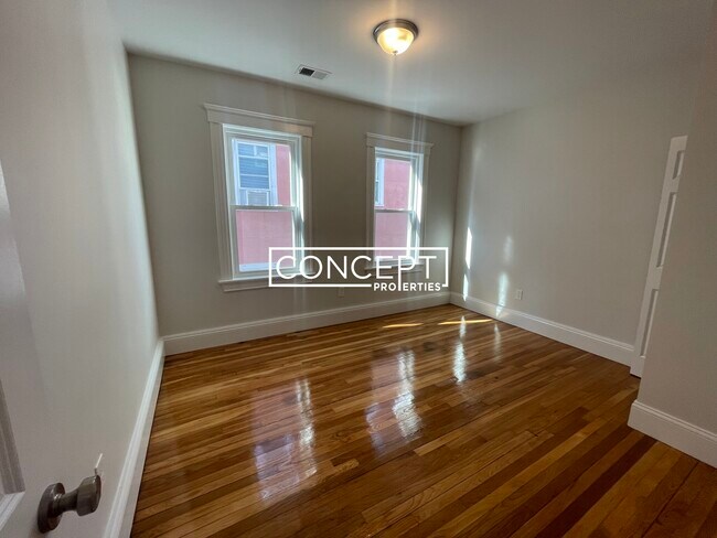 Building Photo - 18 Verrill St