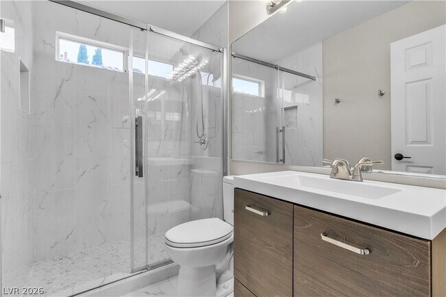 Building Photo - 1712 Estrella St