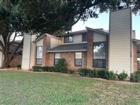 Building Photo - Remodeled 2 bedroom townhouse with loft !