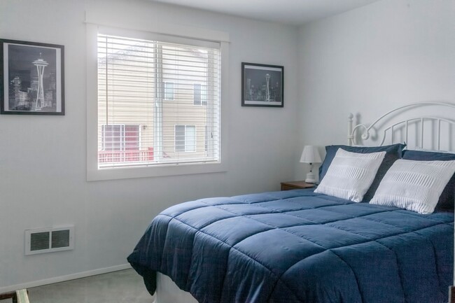 Building Photo - 1205 NW Crosby Ave