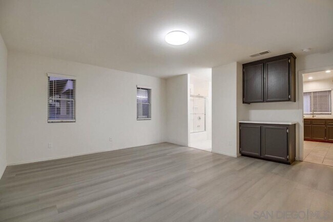 Building Photo - Modern Bungalow