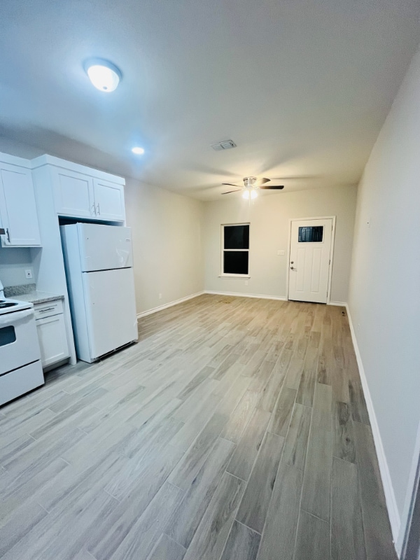 Building Photo - 1810 Atrium Pl Dr